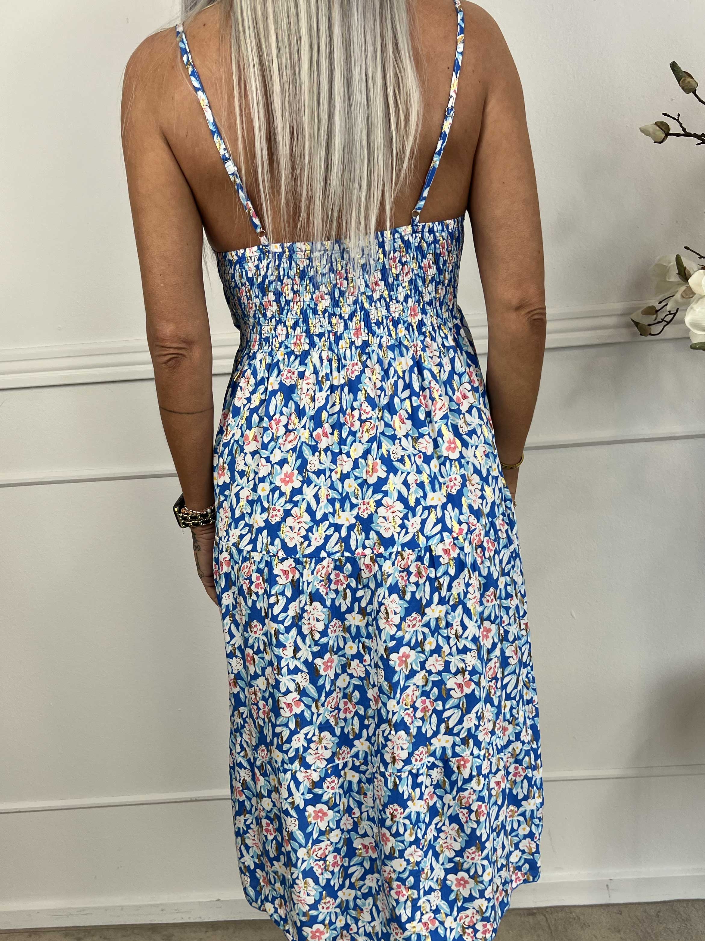 Lucie Small Flower Short - Viskose stropkjole i blomsterprint med v-udskæring